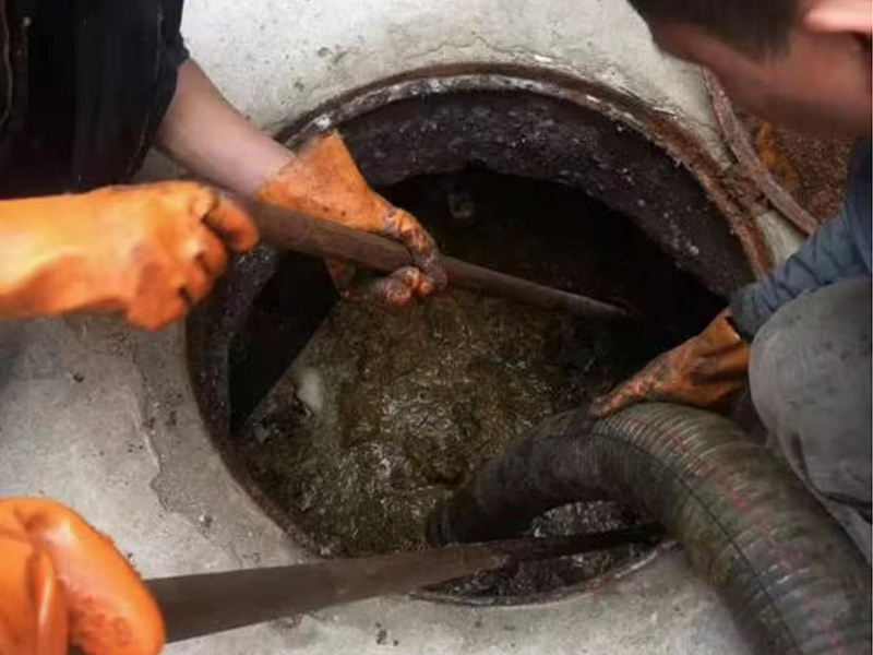 大连清理化粪池时如何避免沼气的危害?